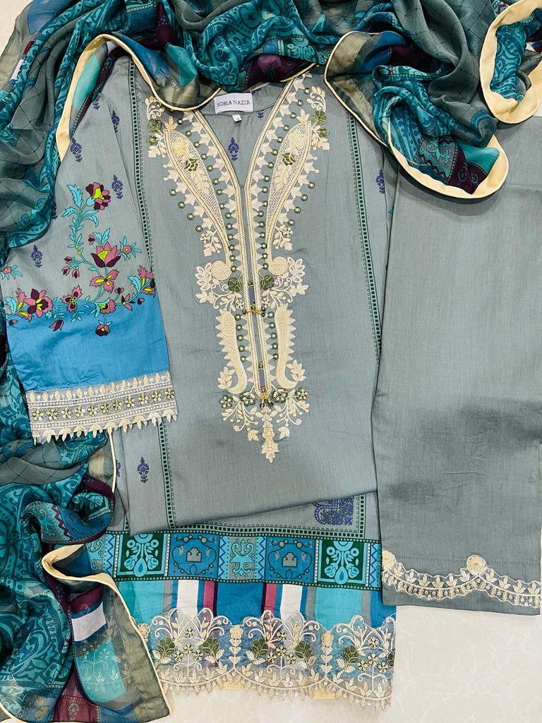 Green lawn embroidered Sobia Nazir’s suit